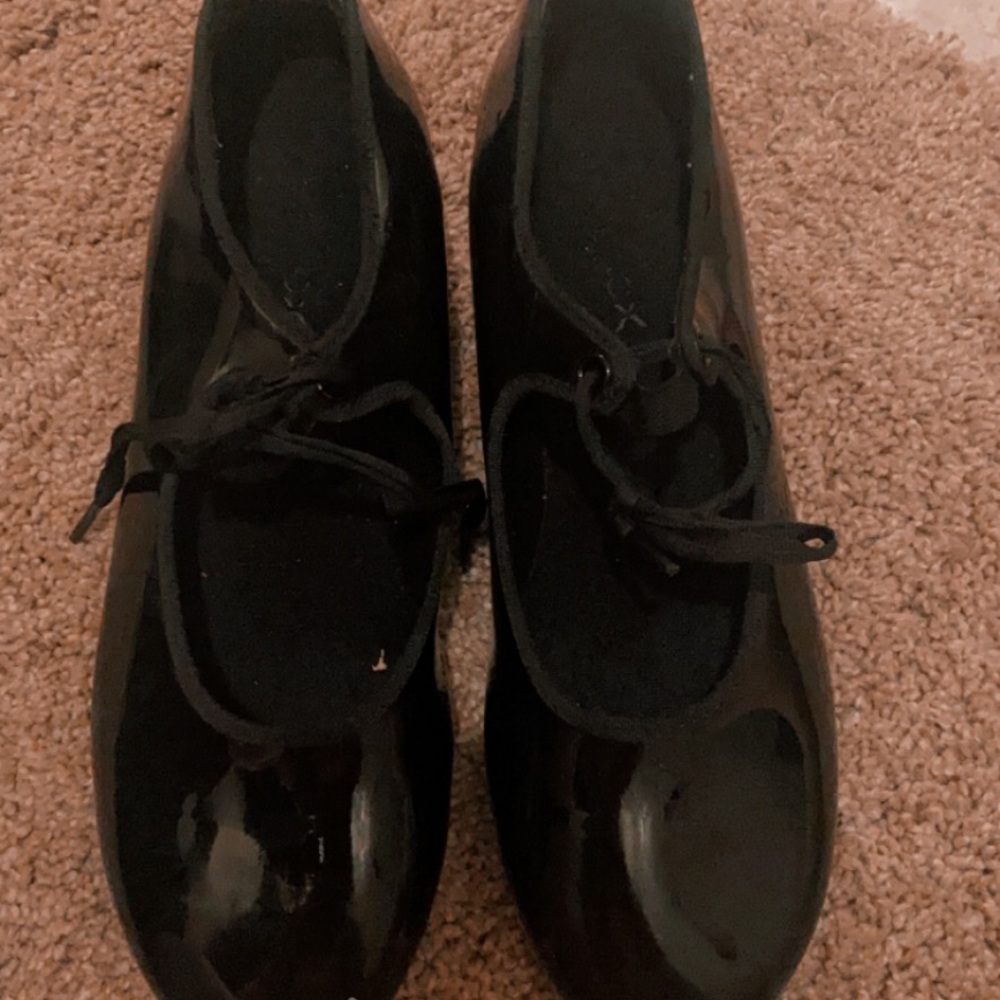 TAP SHOES